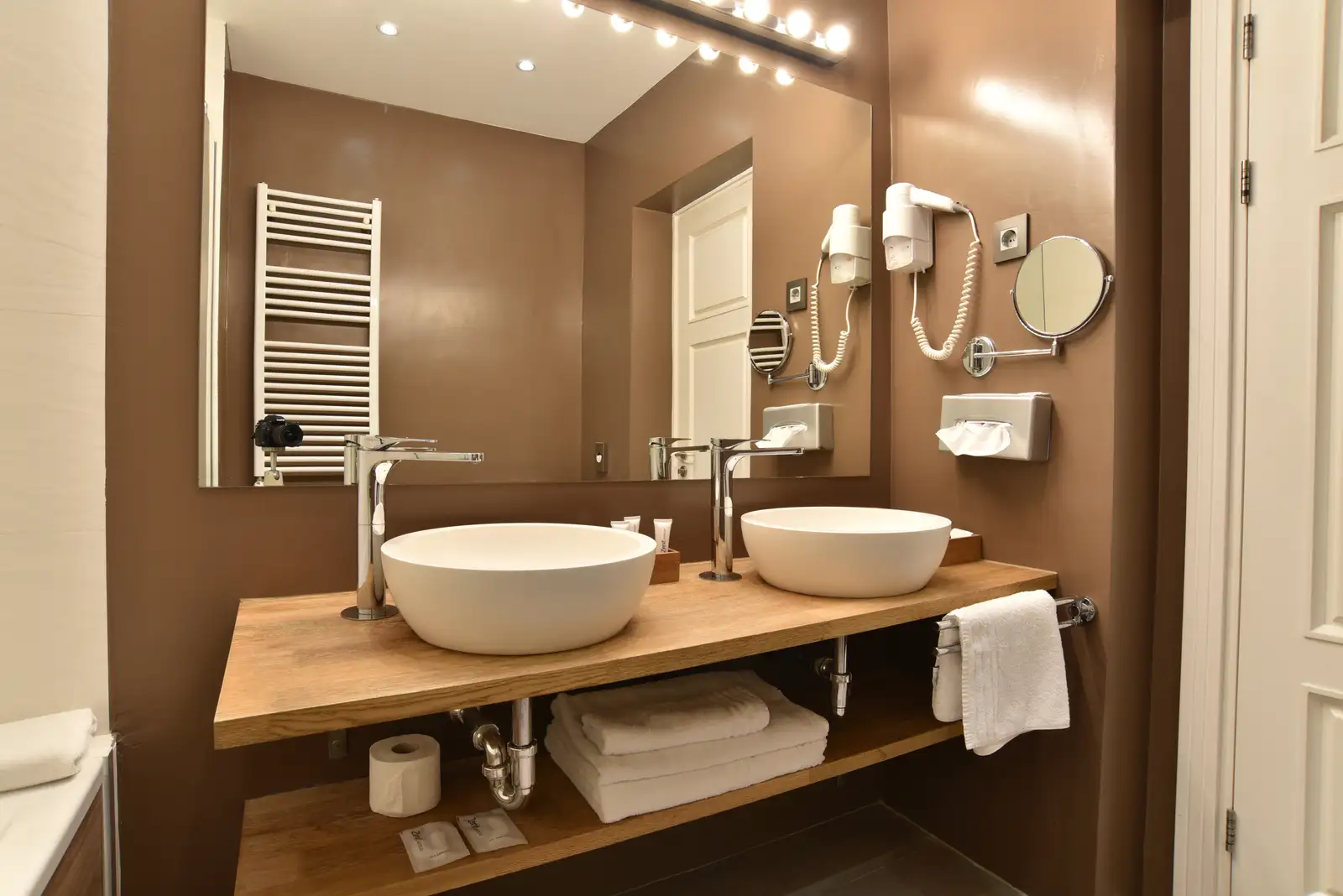 DSC_1851 PREMIUM ROOM BATHROOM