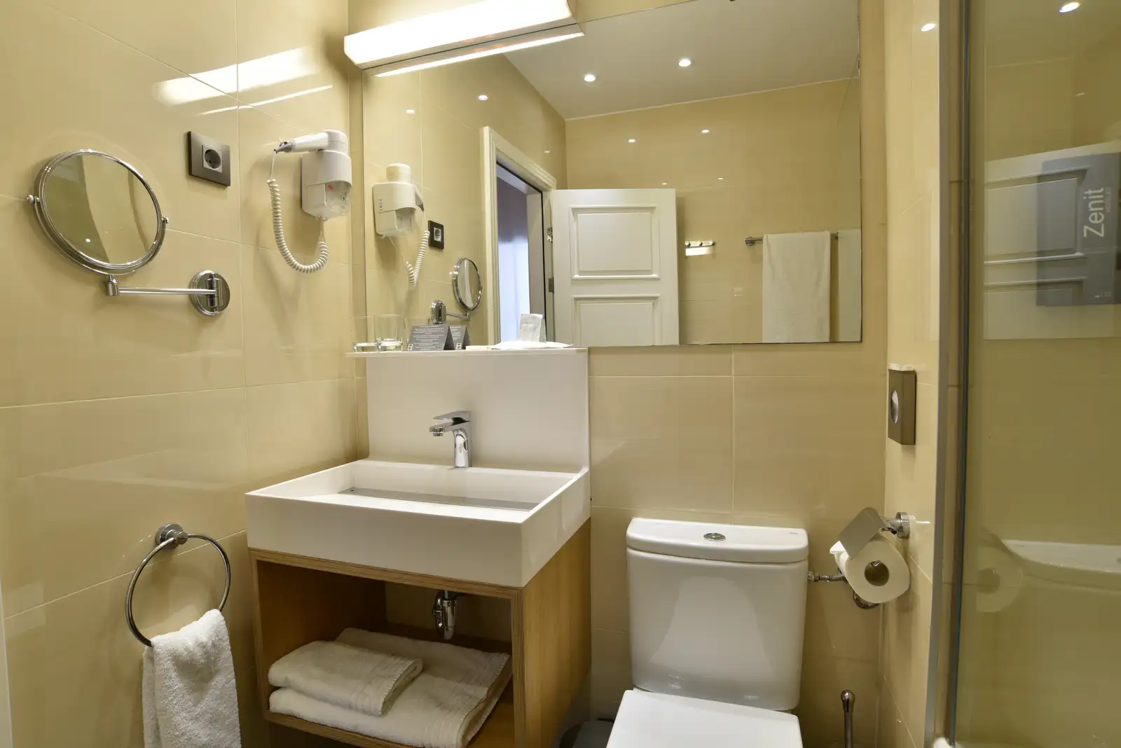 DSC_1900 DOUBLE ROOM SHOWER