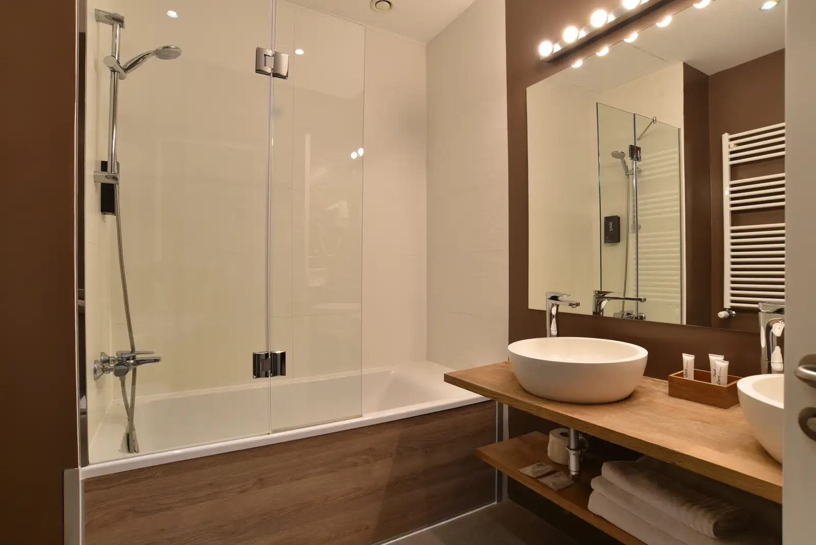 DSC_1858 PREMIUM ROOM SHOWER