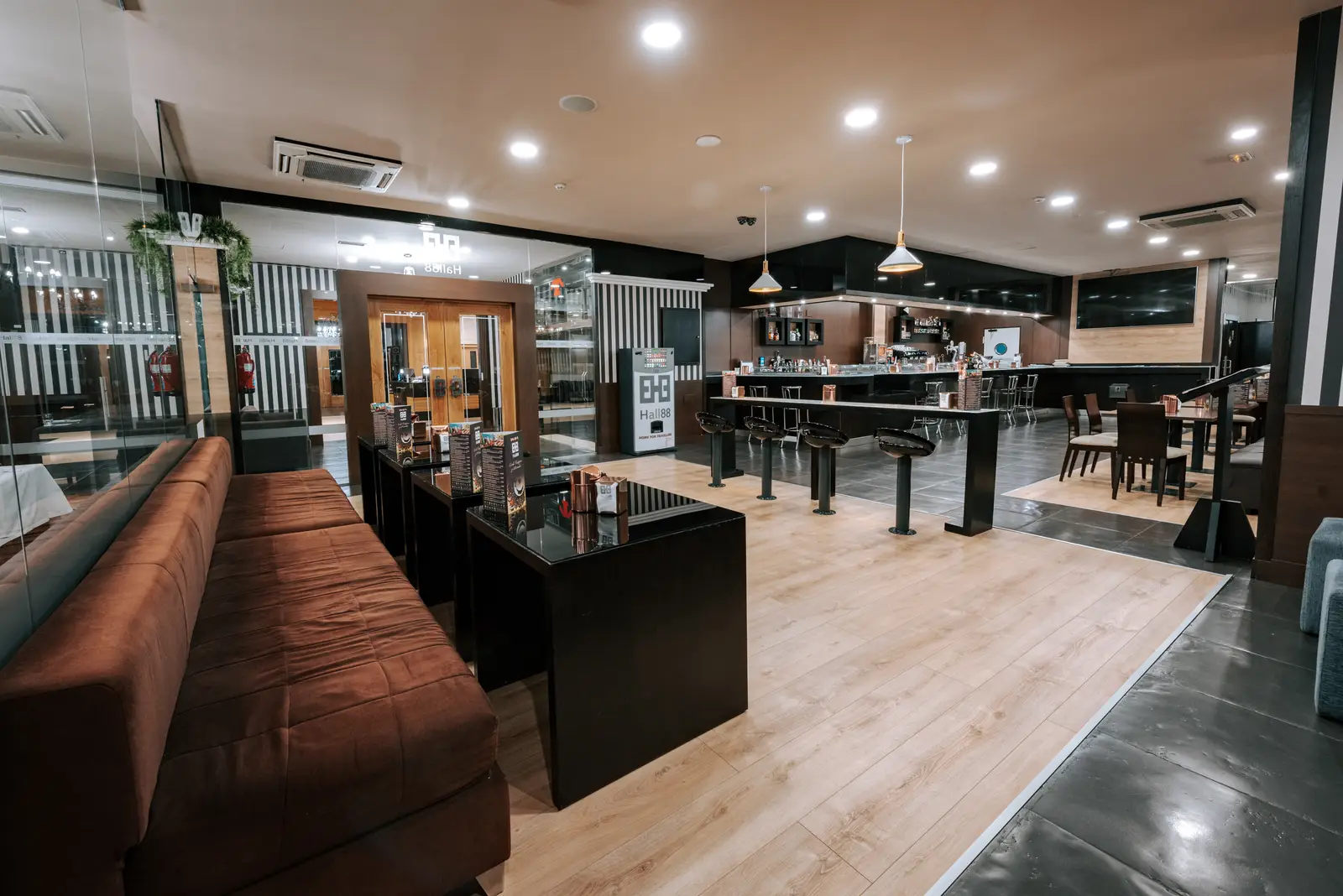 Restaurant image 8